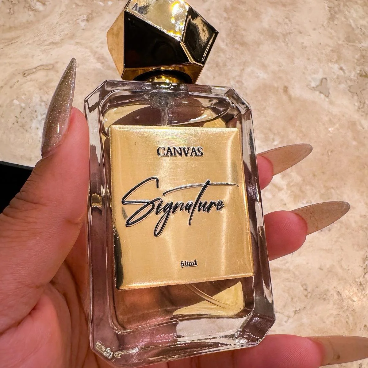 (Exclusive) SIGNATURE EAU DE PARFUM- A PREMIUM EXPERIENCE - Image 4